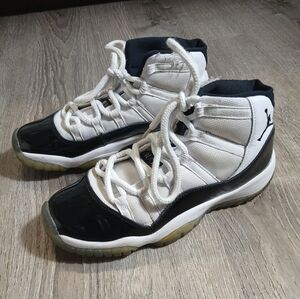 Nike Air Jordan White and Black High-Top Sneakers Size 6Y=7.5